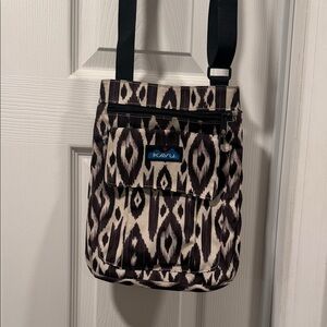 Kavu Crossbody Bag in Black and Cream Ikat